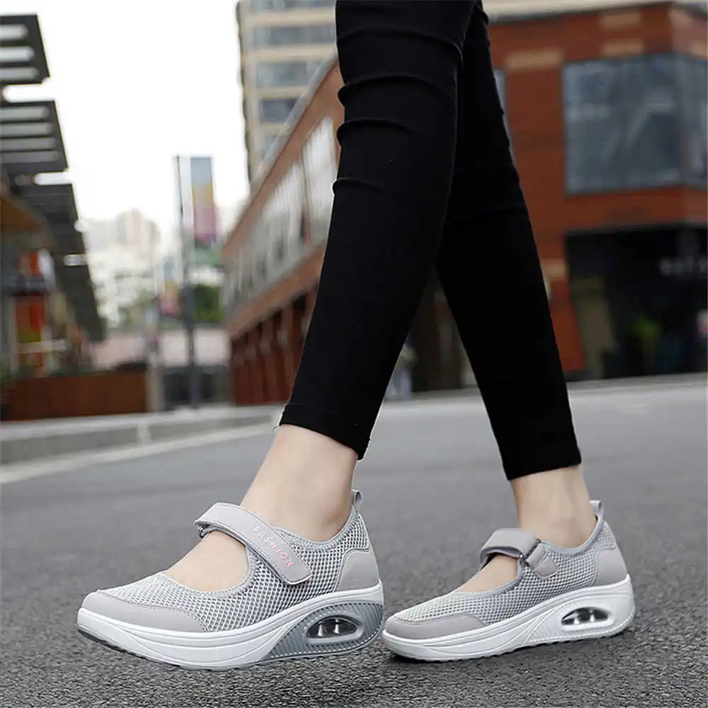 Wholesale Wedding Supply Store - 36-41 Demi-season Colored Sneakers Walking Skates