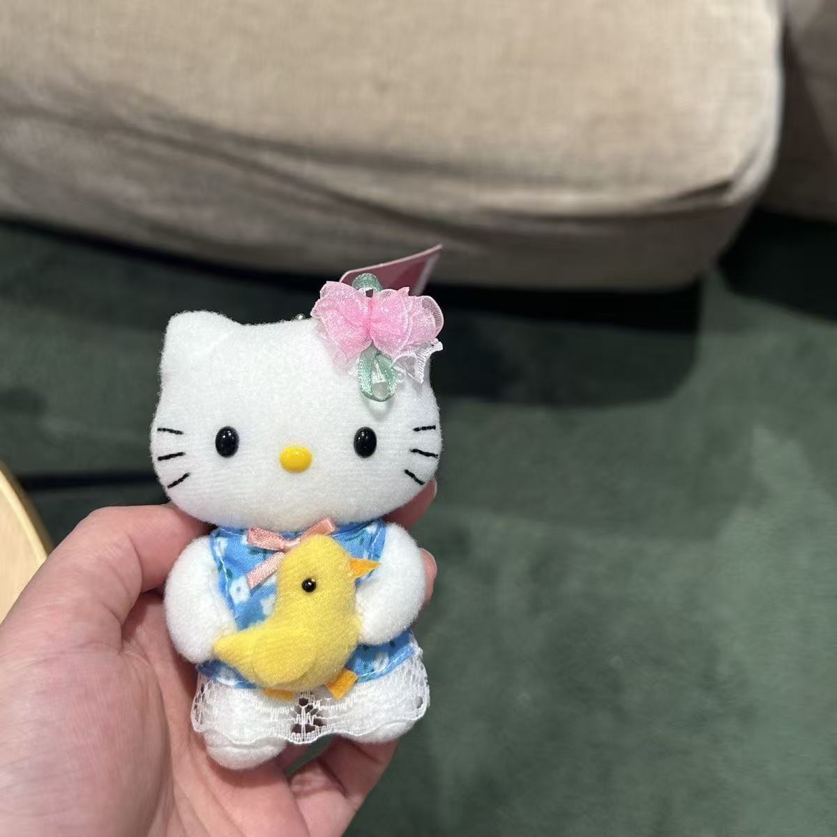 Hello Kitty Hug Duck Floral Dr - đánh giá và giá Good Floral & Wedding Decor Supply Photos