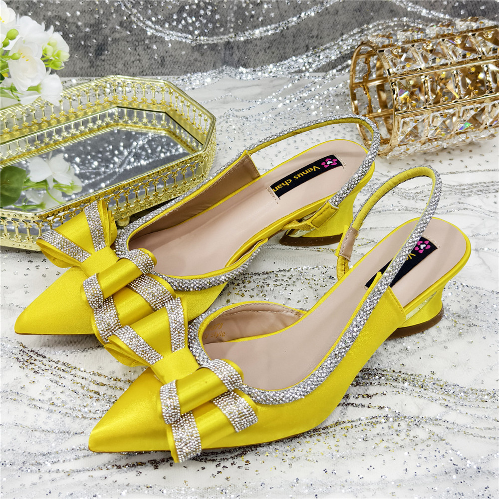 Elegant Yellow Satin Rhineston - đánh giá và giá Wedding Packaging